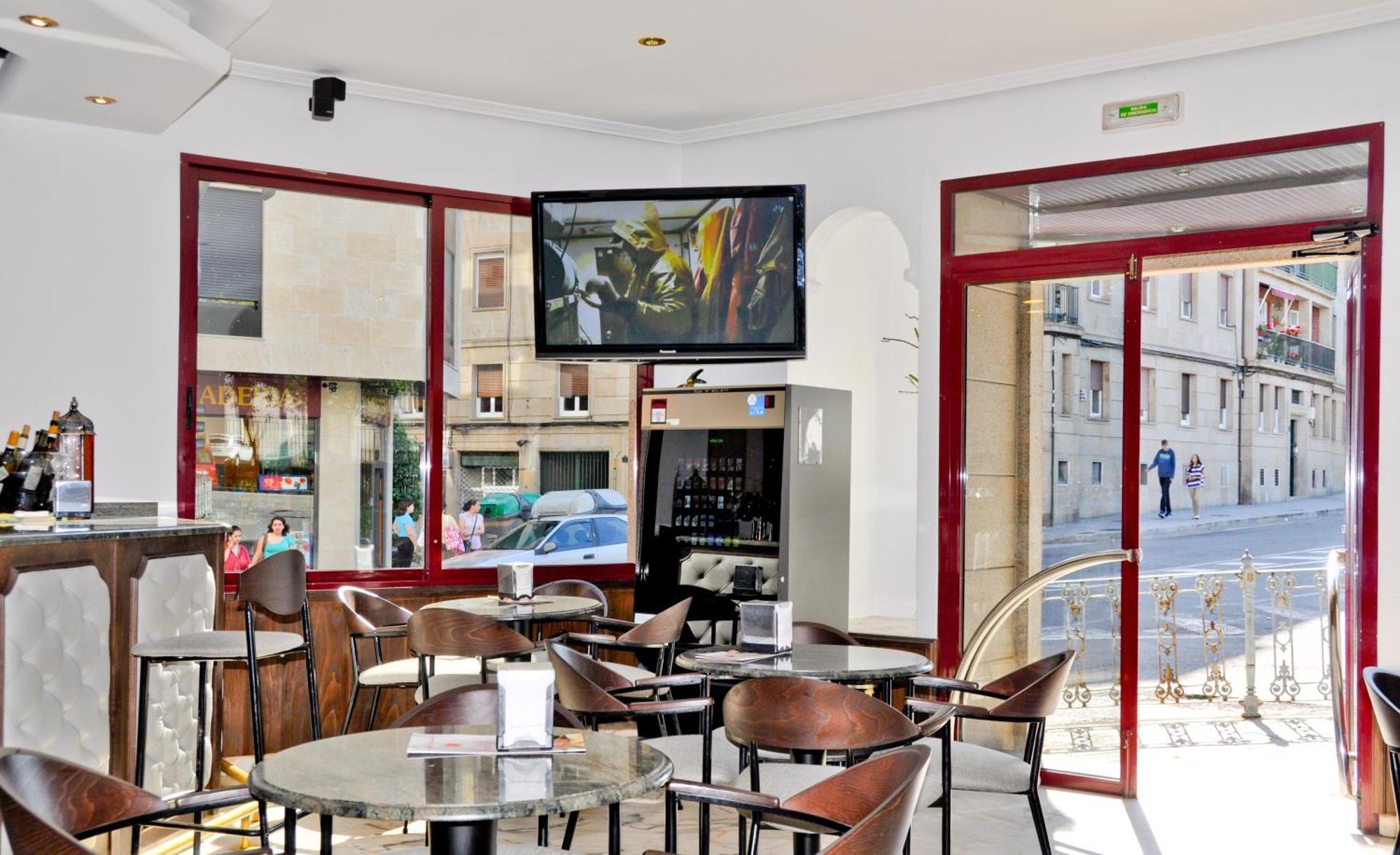 Hostal La Rotonda Ourense Exterior foto