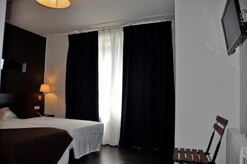 Hostal La Rotonda Ourense Cameră foto